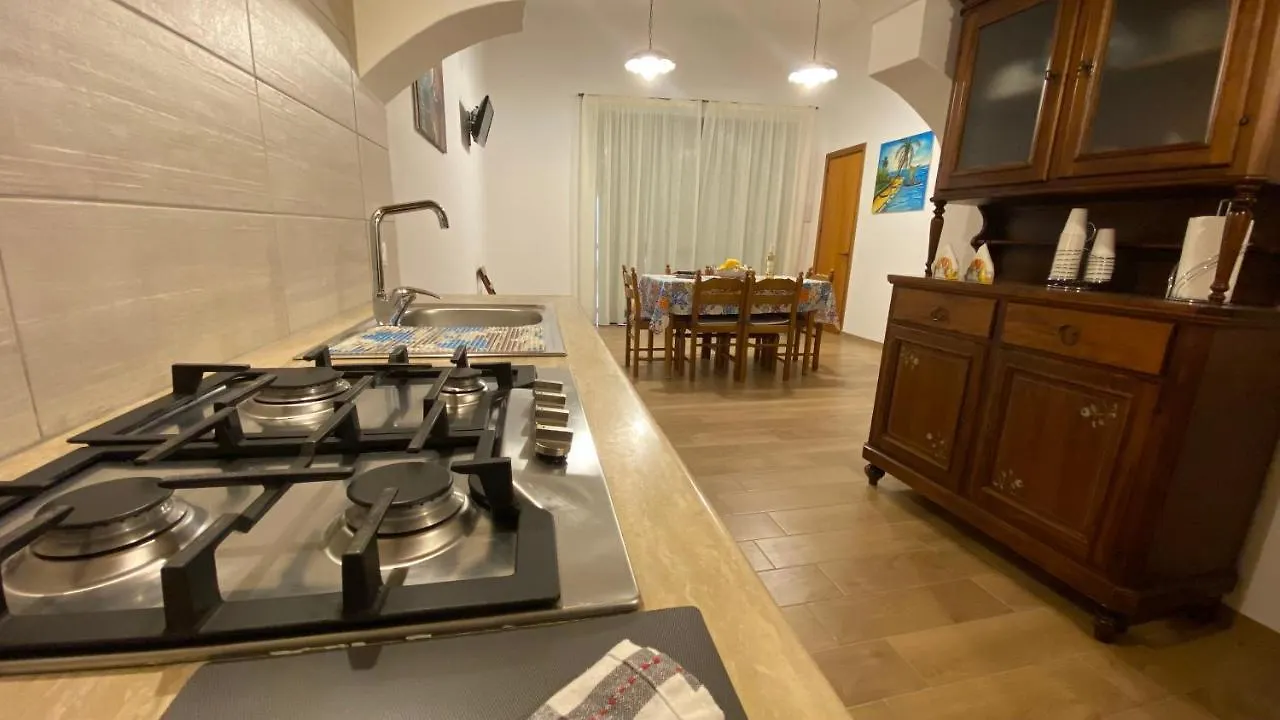 Apartament Pietro Holiday Home Castellammare del Golfo